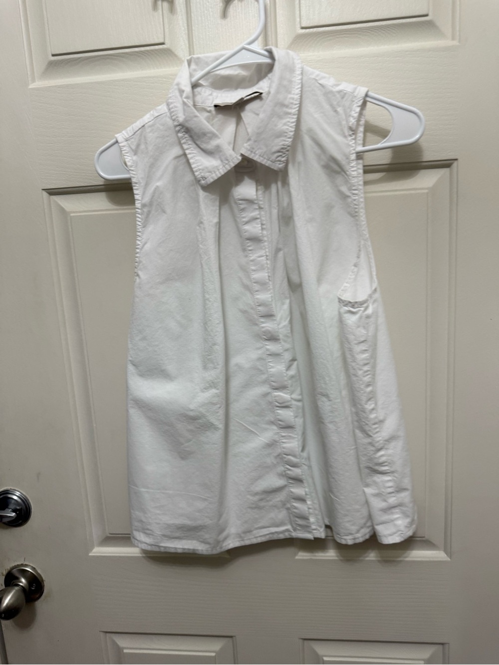 Loft Women’s White Sleeveless shirt- Classic Button Front
